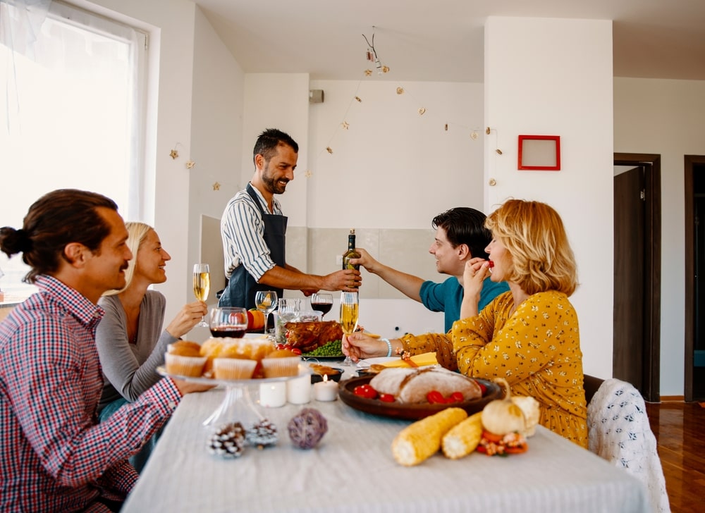 How to Host the Perfect Friendsgiving in a Vacation Home