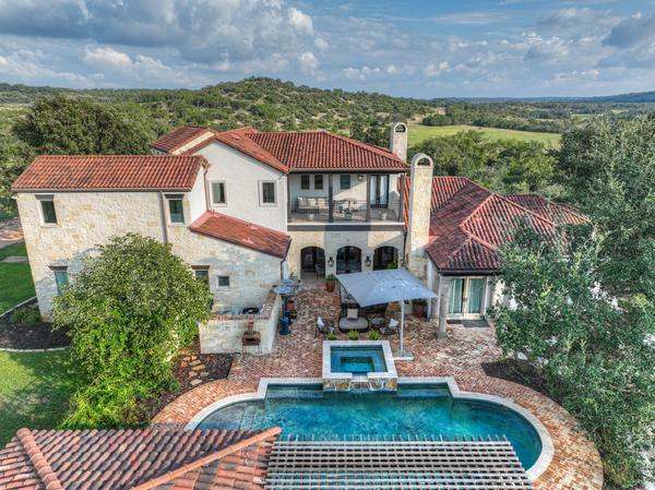 4 Most Impressive Texas Hill Country Stays