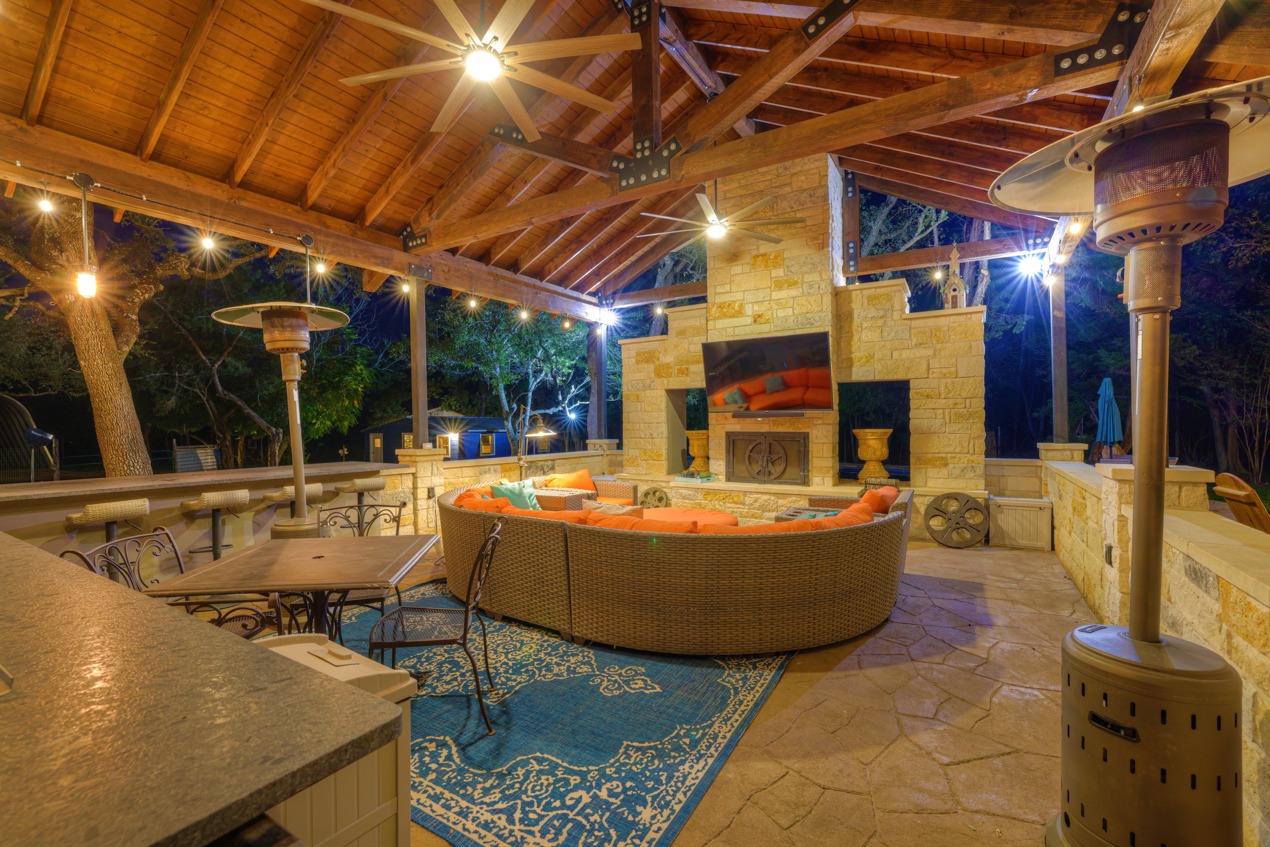 Weddings & Large Groups callout